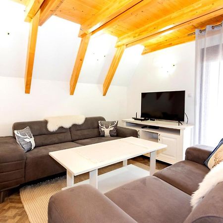 Hill View Chalets Жабляк Экстерьер фото