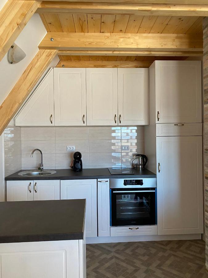 Hill View Chalets Жабляк Экстерьер фото