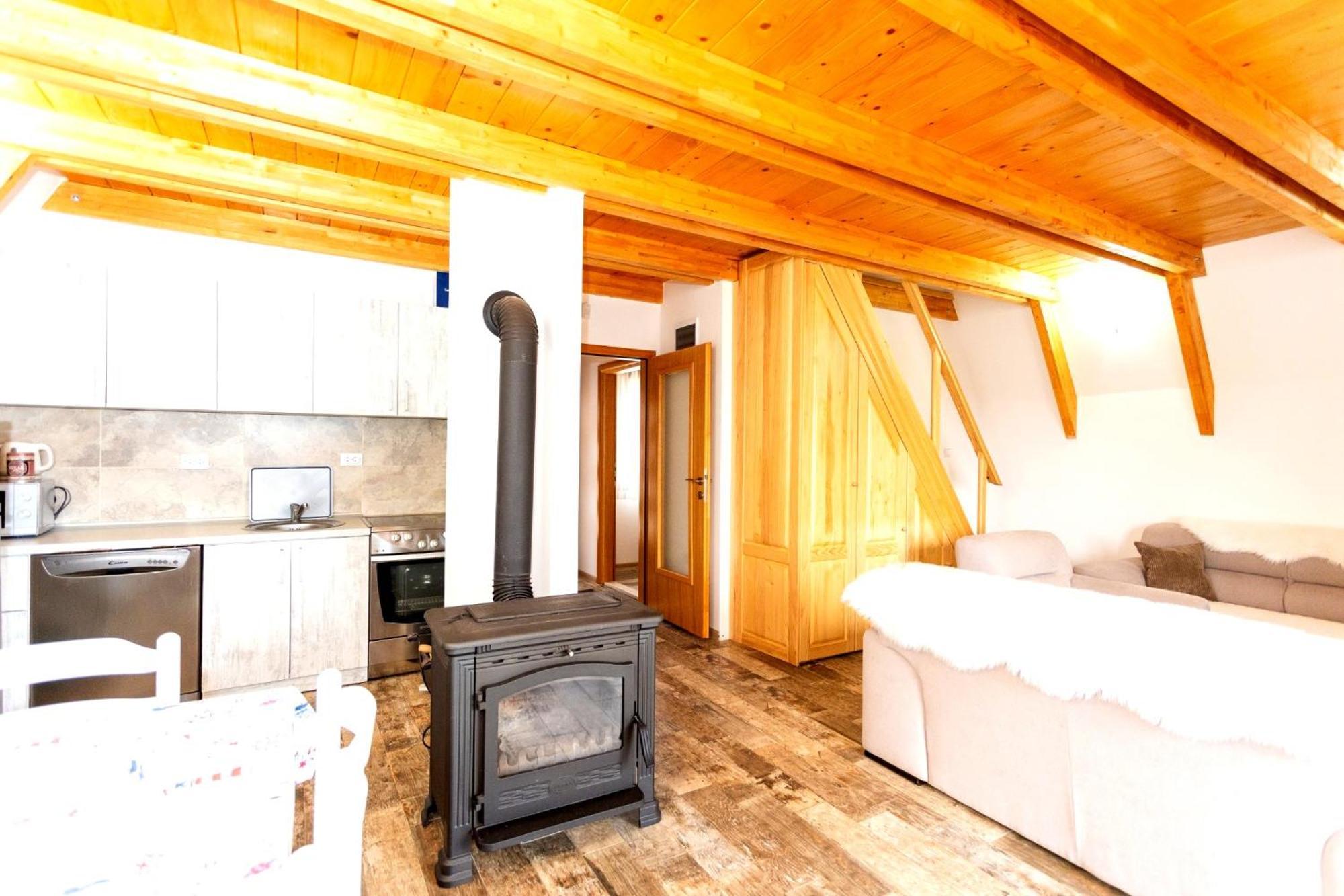 Hill View Chalets Жабляк Экстерьер фото