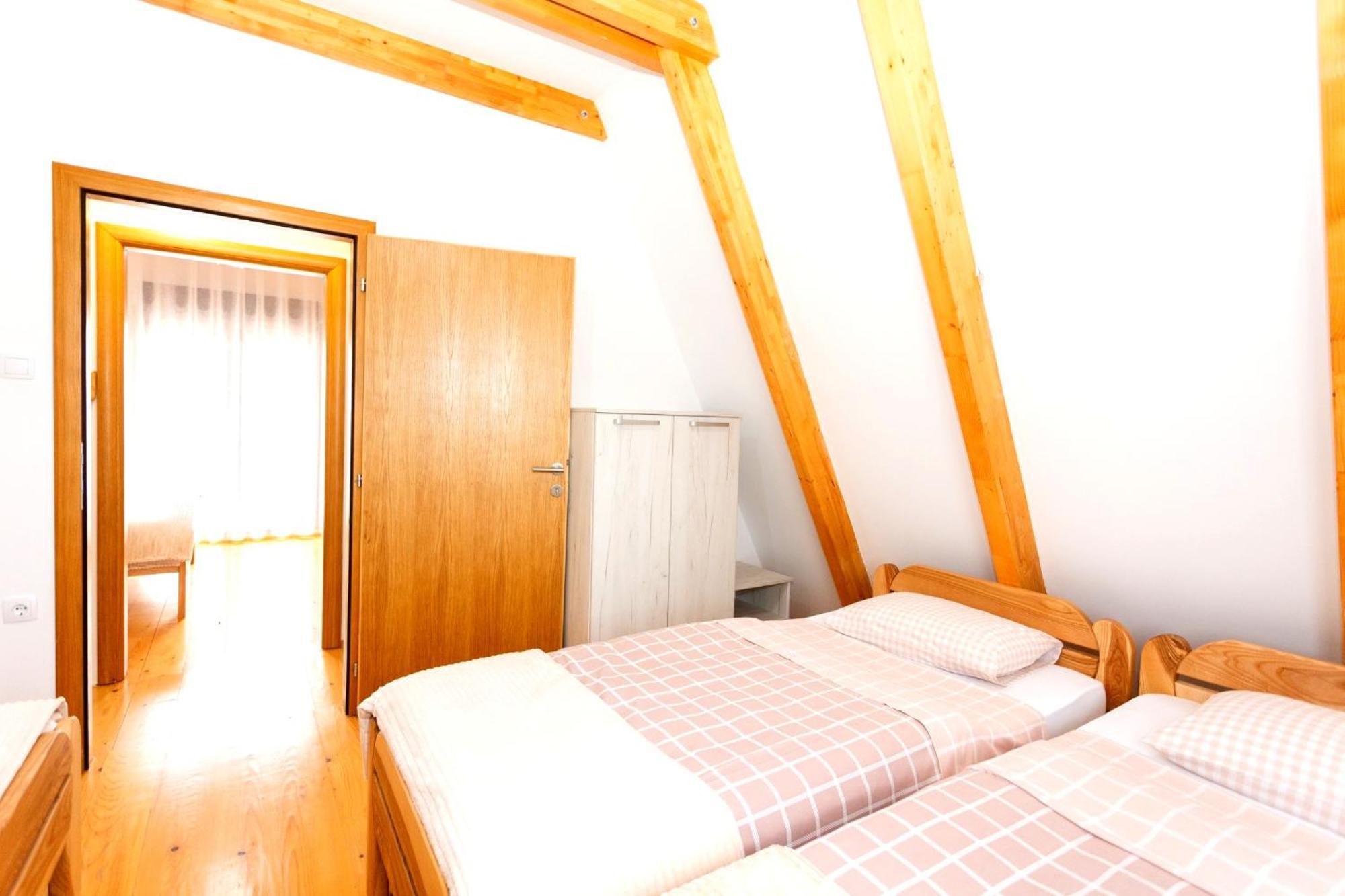 Hill View Chalets Жабляк Экстерьер фото